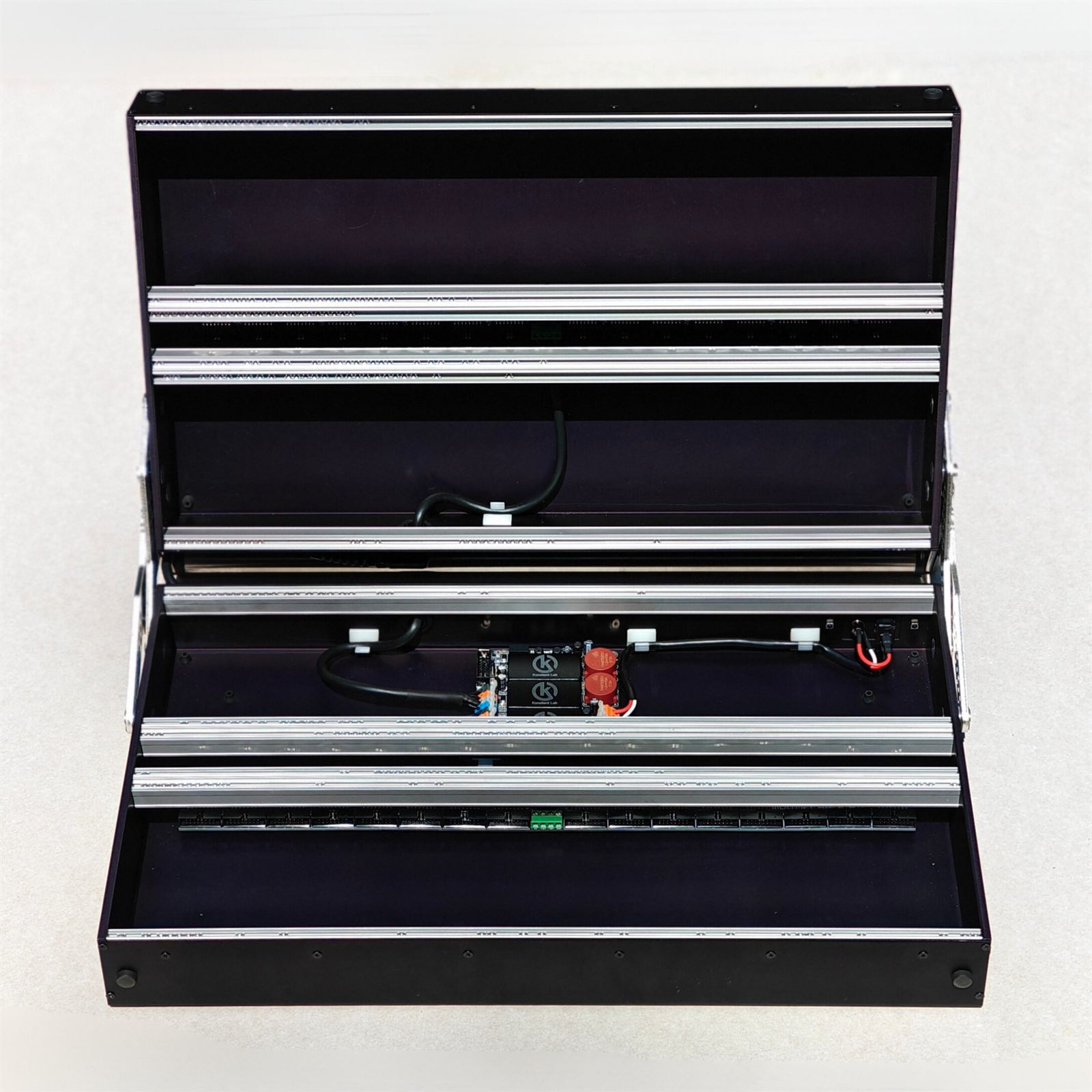Fully anodized finish - open top view